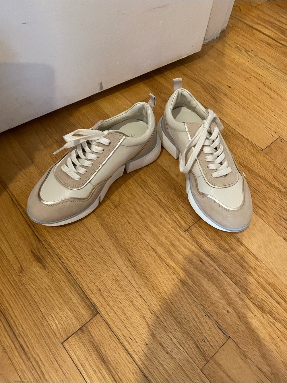LK Bennett Ivory & Gold Leather Sneakers. Sz. 36. Run big.